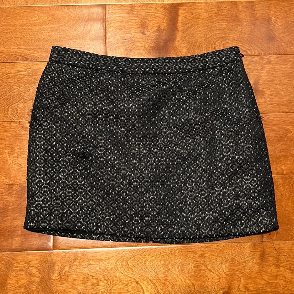 Gap Jacquard Black and Metallic Mini skirt Size 4